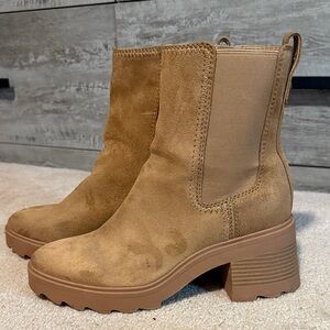 Tan Suede Chelsea Boots
